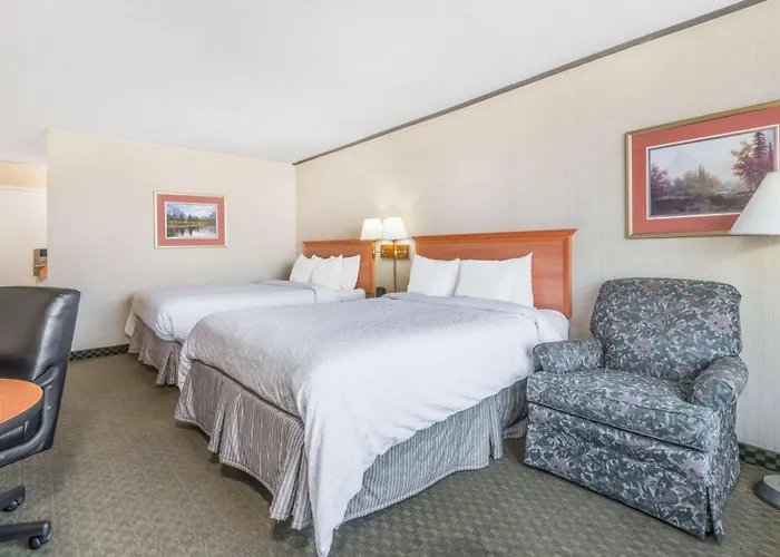 Hotel Howard Johnson By Wyndham Gillette