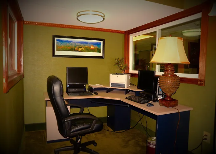 Hotel Howard Johnson By Wyndham Gillette